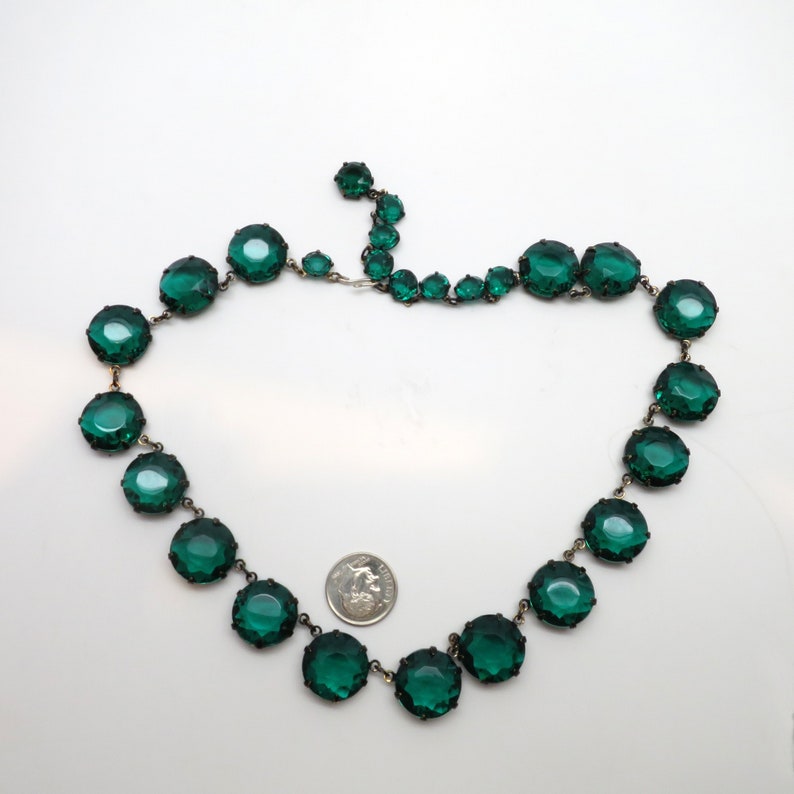 Stunning Vintage Adjustable 15 to 18 Faceted Emerald Glass Stone Statement Necklace