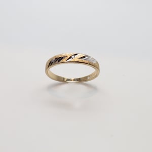 Pretty New 10K Yellow and White Gold 3.42mm Wide Tapered Single Diamond Band / Ring/ Wedding Band / Size 6 1/4 /1.55 Grams