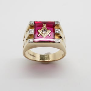 Vintage New Masonic Ring 10K Yellow Gold /Diamond/Ruby Red Glass Stone Inlaid with Masonic Emblem/ Art Deco Style/ Size 10 1/2 / 8.5 Grams
