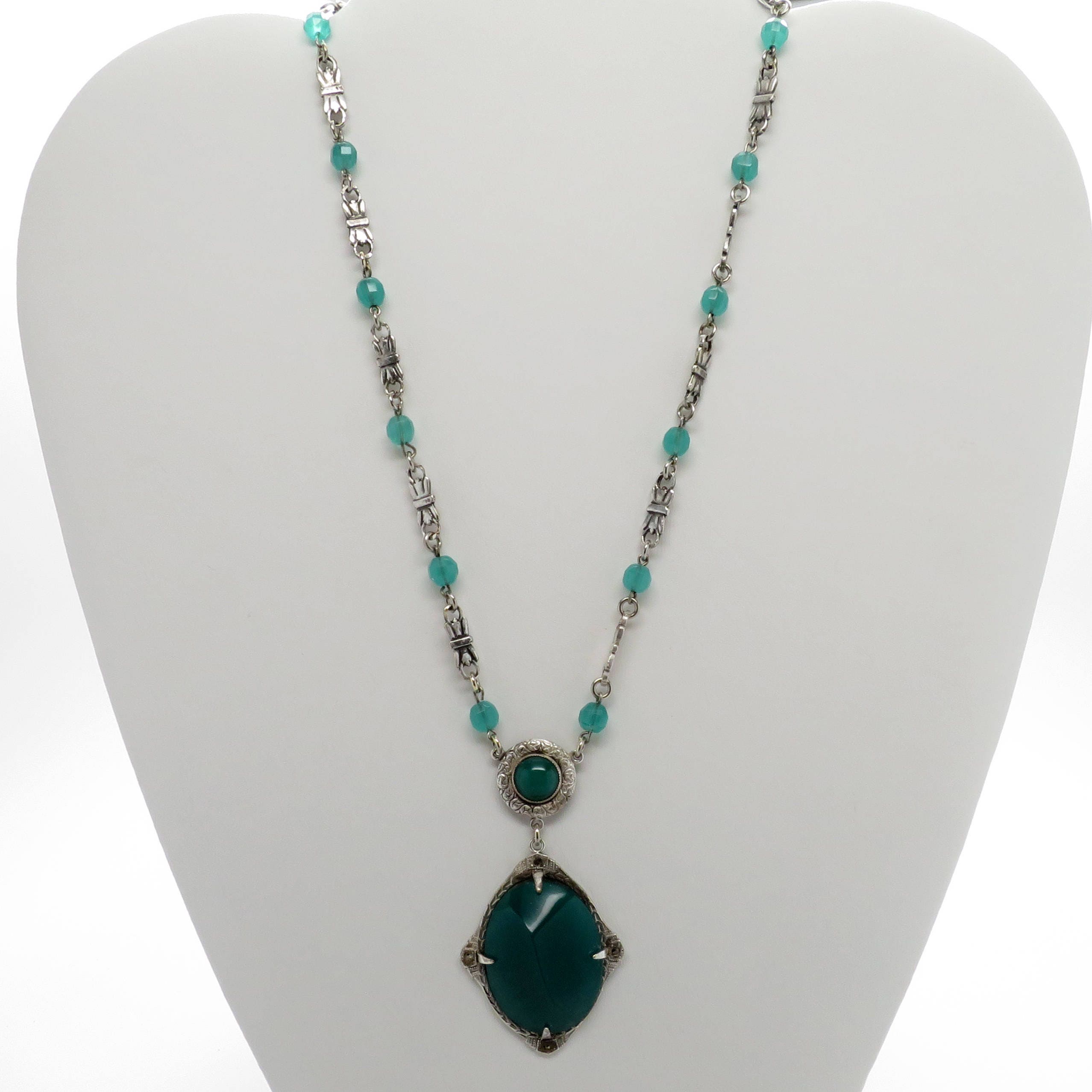 ヴィンテージアールデコガラスクリソプレーズ＆グリーンビーズ