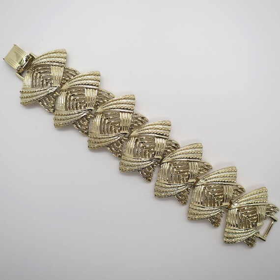 Vintage Large Interlocking Fan Design Yellow Link Bra… - Gem