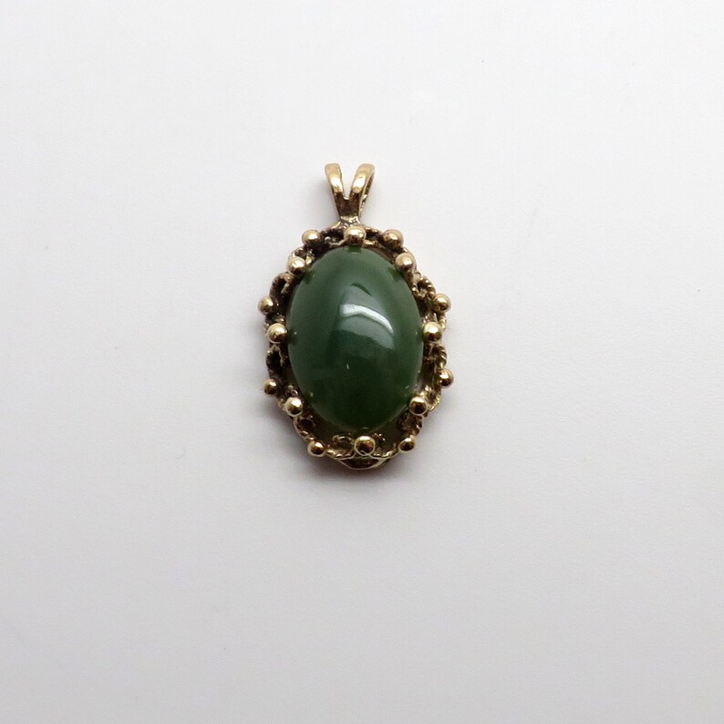 Nephrite Green Jade Pendant with Fancy Open Work Design Frame No Chain. Beautiful Vintage New 14 Yellow Gold Oval 3.5 ct