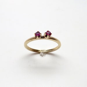 Pretty Vintage New 10K Yellow Gold Genuine Ruby Stacking Ring/ Size 5.75/ Weighs 1.42 grams