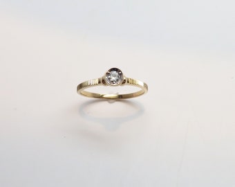 Beautiful Vintage New 14K YG .08ct VVS1 Bezel Set Diamond Engagement Ring/Art Deco Style / Diamond Stacking/ Size 6 3/4 Weighs 1.35 Grams