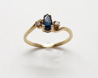 Pretty Vintage New 14K Yellow Gold Genuine Pear Shape Sapphire & Diamond Ring/ Swirl Design/ Sz 5.5/ Weighs 1.26 grams