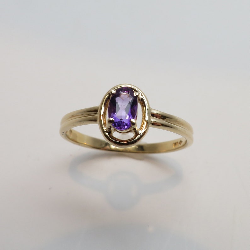 Pretty Vintage New 10K Yellow Gold Dark Amethyst Signature Birthstone Ring with Double Shank Design Weighs 1.41 g Size 6.5