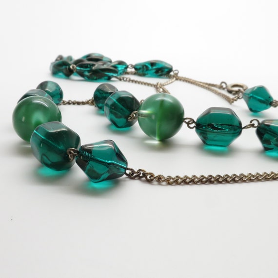 Vintage 56" Multi Shaped Emerald Green Glass Bead… - image 4