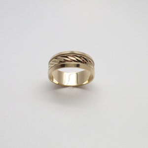 Exceptionell vintage ny 14K gult guld 8 mm bred virvelcentrum vigselring / band / stapelring / storlek 10.5 / väger 5.95 gram