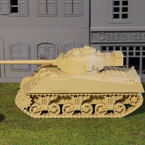 Sherman Firefly — WWII British Tank | 1/32 (54mm)–1/56 (28mm) Scale Model