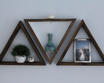 Set of 3 triangle shelves