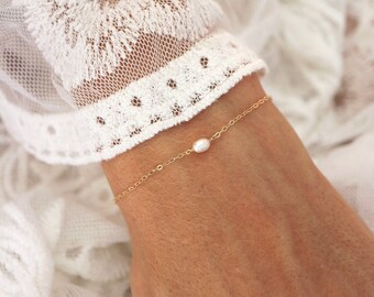 THEIA |  14k Gold Filled Oval Pearl Bracelet, Freshwater Pearl Jewelry, Dainty Minimalist Pearl Bracelet