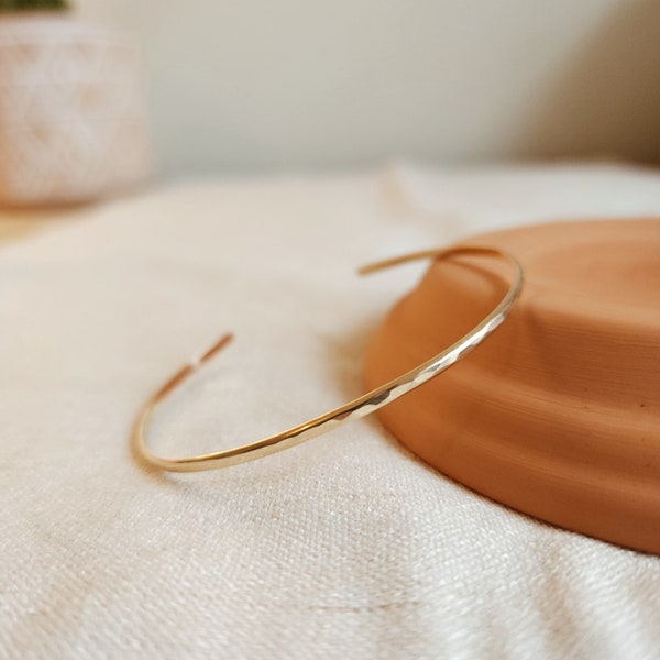 Bracelet Gold Filled Hammered Cuff Dainty Cuff Bangle Textured Cuff Bracelet Gifts for Her Gold Mother Gift Minimalist Jewelry Cuff Bracelet