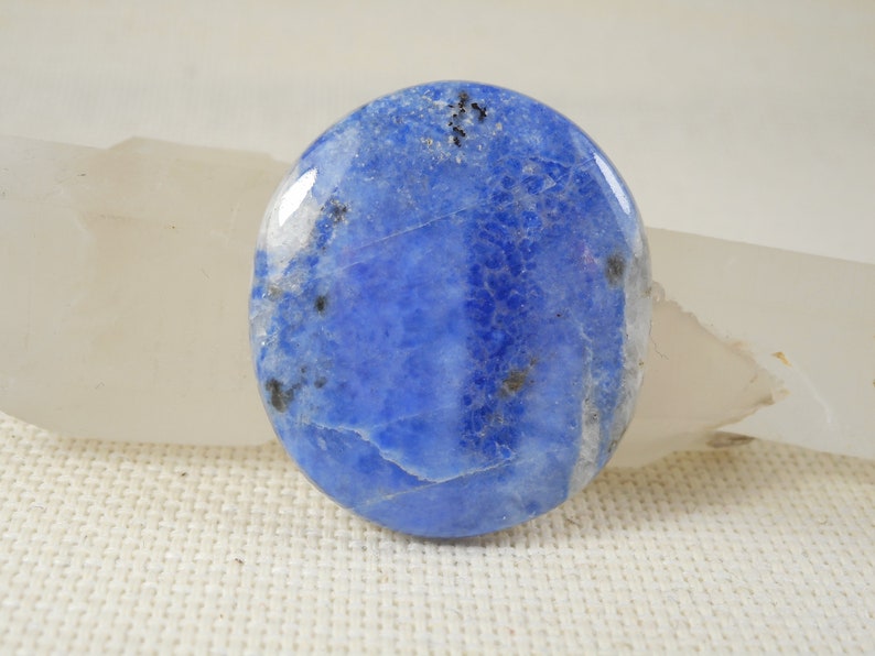 natural stone cabochon oval form shape blue diopside Violane