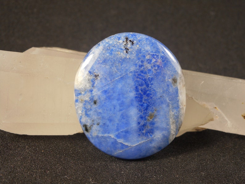 natural stone cabochon oval form shape blue diopside Violane