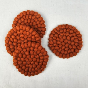 Posavasos de fieltro ecológico hecho a mano con forma de florero de comercio justo Naranja