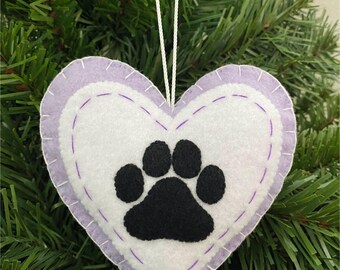 Wzór na filcową ozdobę świąteczną z odciskiem łapy: upominek na pamiątkę zwierzaka (wzór w formacie PDF)