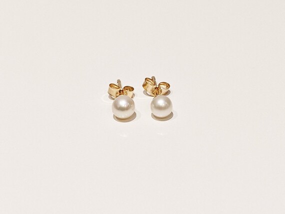 9ct pearl shop earrings