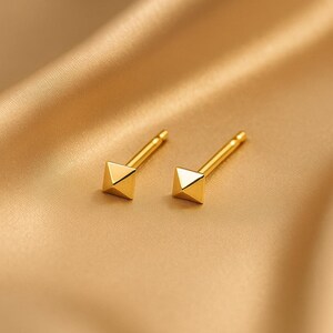 Mini Studs Solid 14 carat