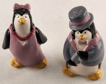 Clay Art Ceramic Penguin Salt and Pepper Shakers Vintage Hand Painted 3.5" PHIL