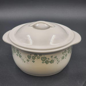 Corelle Callaway Green Ivy Stoneware Round Casserole Dish with Lid - 1.5 Quart Baking Bowl