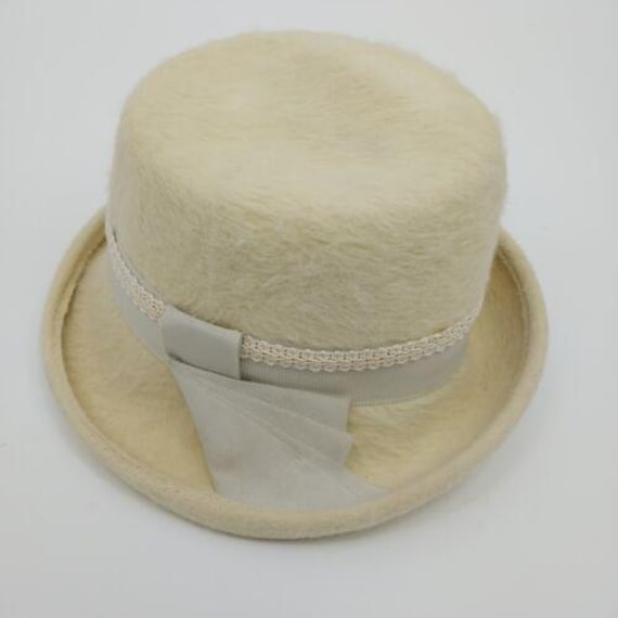 Vintage Felted Wool Bucket Hat Cream One Size Vintage 1950s Cream Wool Felt Cloche Hat With Hand-stitched  main image 4