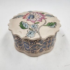 Vintage Macau Ceramic Box: Hand-Painted Floral Trinket Dish, 5x2 in