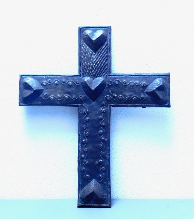 Haitian metal art cross--embossed oil drum