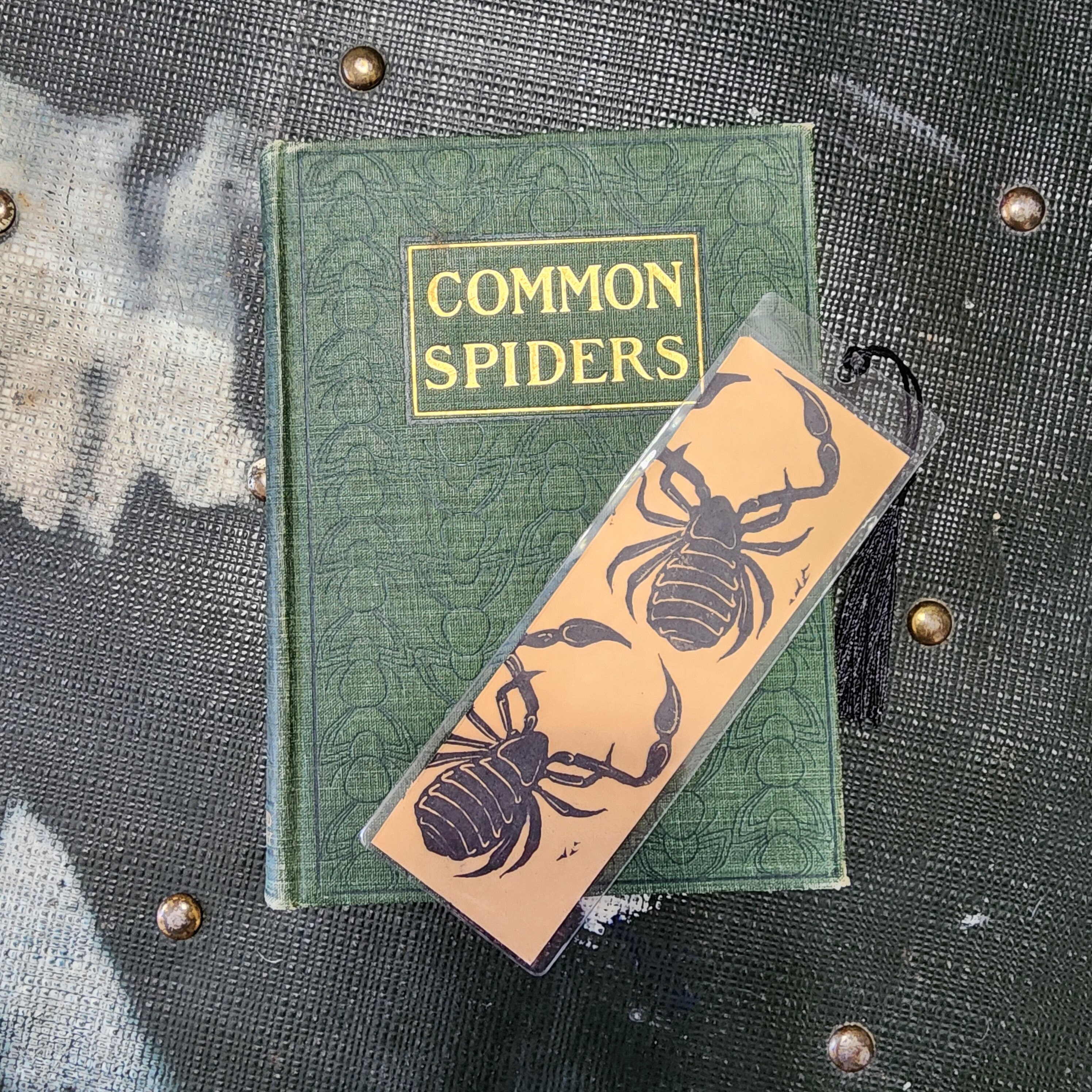 Pseudoscorpion - Etsy 日本