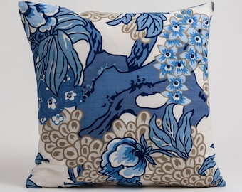 Copricuscino Thibaut Honshu, cuscino con decorazioni floreali in stile cinese blu e beige