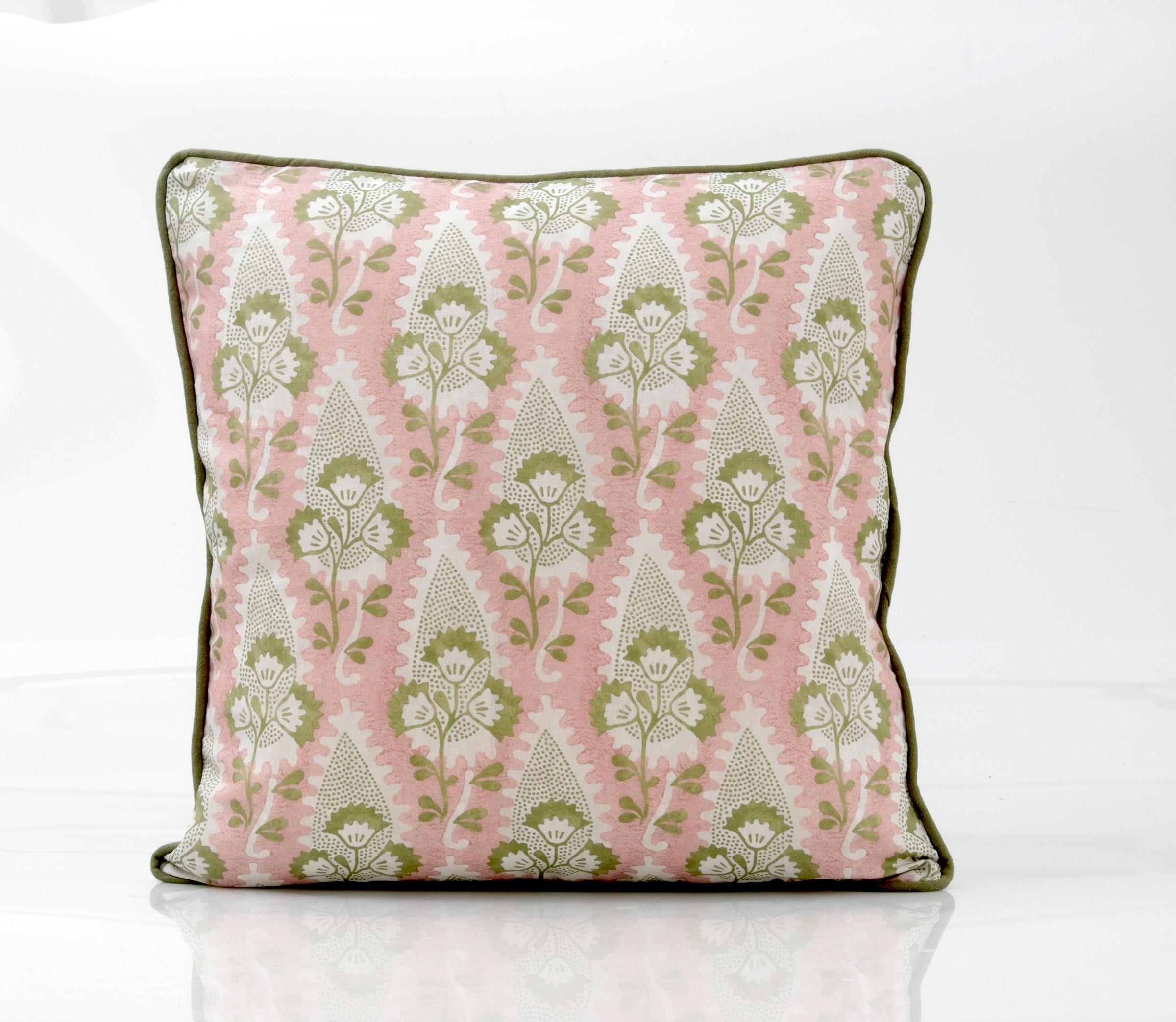 Thibaut Cornwall Kissenbezug in blush und grün, floraler Kissenbezug, pinker Designer-Kissenbezug, individuelles Kissendesign, pinkes Kissen,
