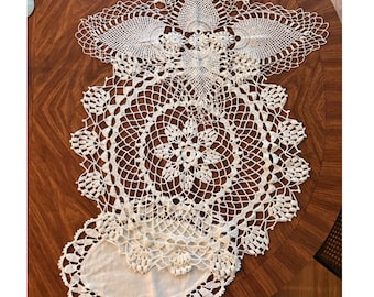 Juego de tapetes de ganchillo vintage hechos a mano de 3 piezas, color crema, redondos y ovalados, estilo rústico victoriano.