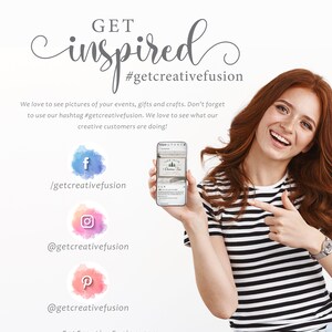 以下が含まれることがあります： 女性が笑顔でスマートフォンを指さしています。スマートフォンには、「Farm Fresh Christmas Tree」というテキストとハッシュタグ #getcreativefusion が表示されています。画像の上部には、「Get inspired #getcreativefusion」というテキストがあります。スマートフォンの下には、Facebook、Instagram、Pinterest の3つのソーシャルメディアアイコンがあり、それぞれに「getcreativefusion」というテキストが表示されています。