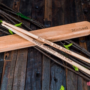 Personalisierte Drumsticks und Hülle - Das perfekte Geschenk für den Drummer