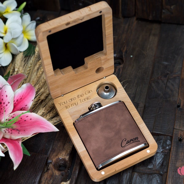 Petaca de cuero con juego de regalo personalizado para padrinos de boda con caja de madera