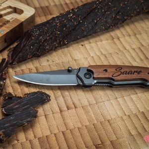Personalized Pocket Knives, a thoughtful and practical Gift image 7