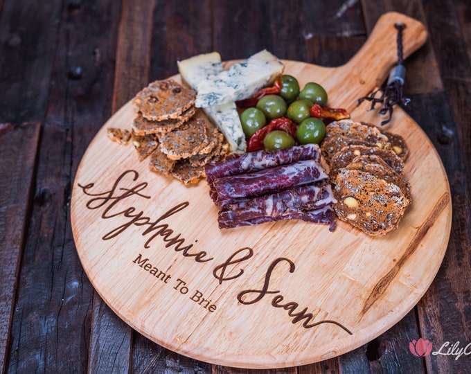 Planche à fromage en bois d'hévéa gravée sur mesure - Élégance respectueuse de l'environnement