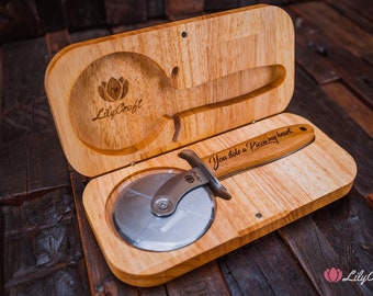 Pizza Cutter - Engraved Pizza Wheel with Gift Box: The Perfect Gift for Pizza Lovers