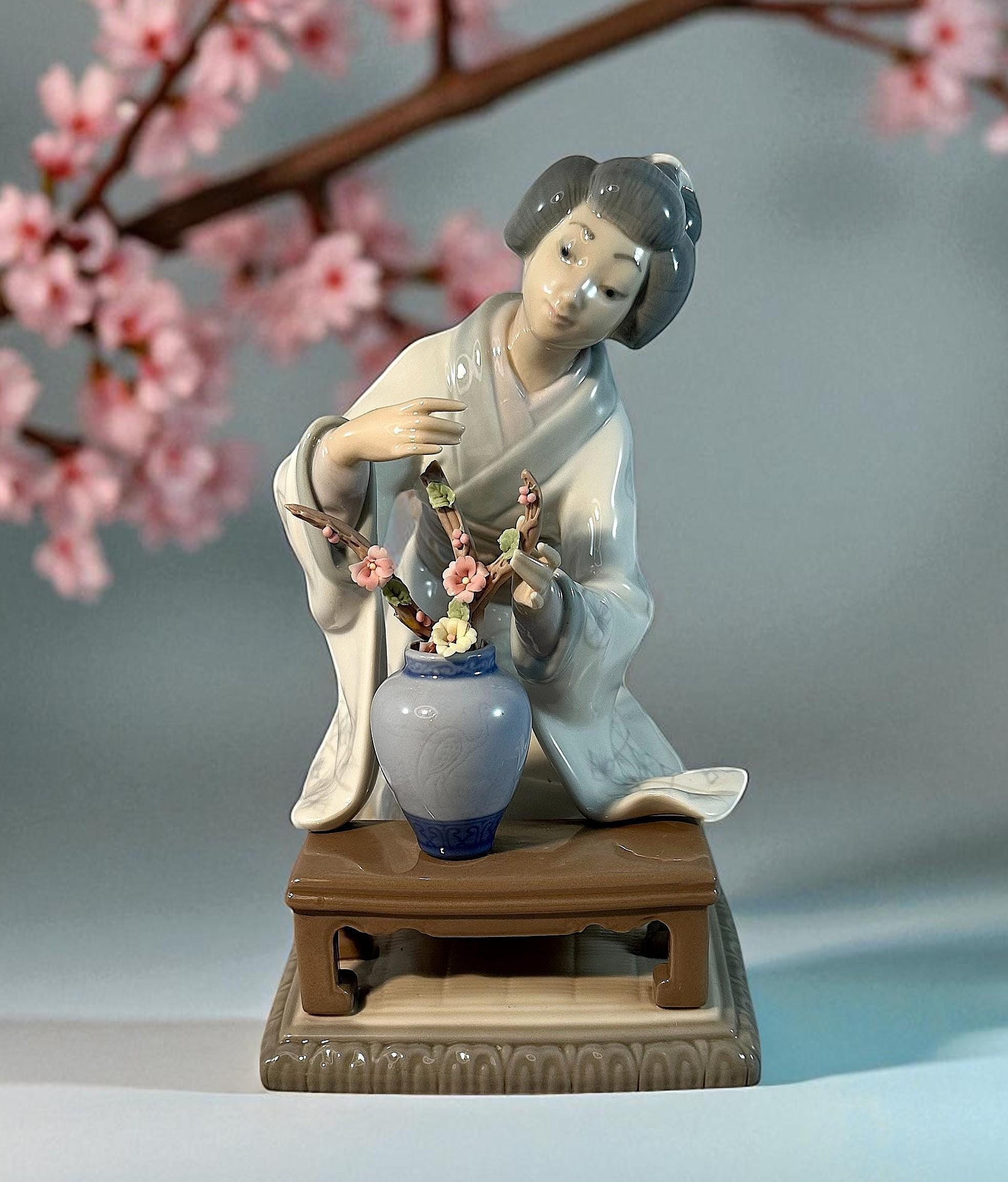 ヴィンテージ LLADRO グレス、とっても好きよ 大型フィギュリン LLADRO (リヤドロ) フィギュリン Spring is here ヨゴレ有