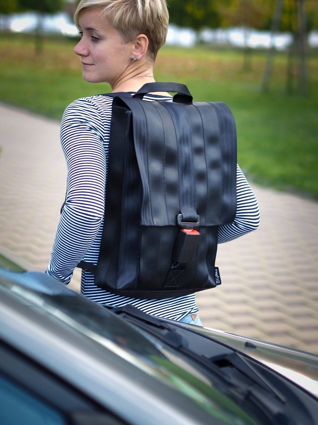 City Rucksack mit außergewöhnlichem Verschluss - BLK 48-17, Schnalle ...