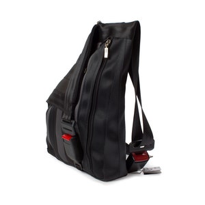 Ingeniously variable backpack over one shoulder with novel elements - BLK 49-13