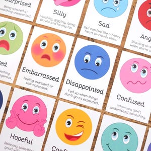 18 Flashcard sulle emozioni - Download digitale stampabile - Facce e descrizioni delle emozioni