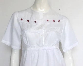 Langes Hemd, Top, gebrauchte Bluse, Damen, Größe M, weißer Sommerpullover mit Steinen, T813