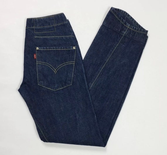 levis 835