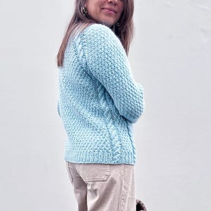 Patrón de tejido para jersey de punto con mangas raglán gruesas de arriba abajo (descarga PDF en inglés, Terrain Sweater)