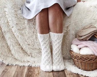 Knitting Pattern - Chunky socks pattern Women socks knitting pattern Wool socks pattern Cabled aran socks PDF download Thick socks pattern