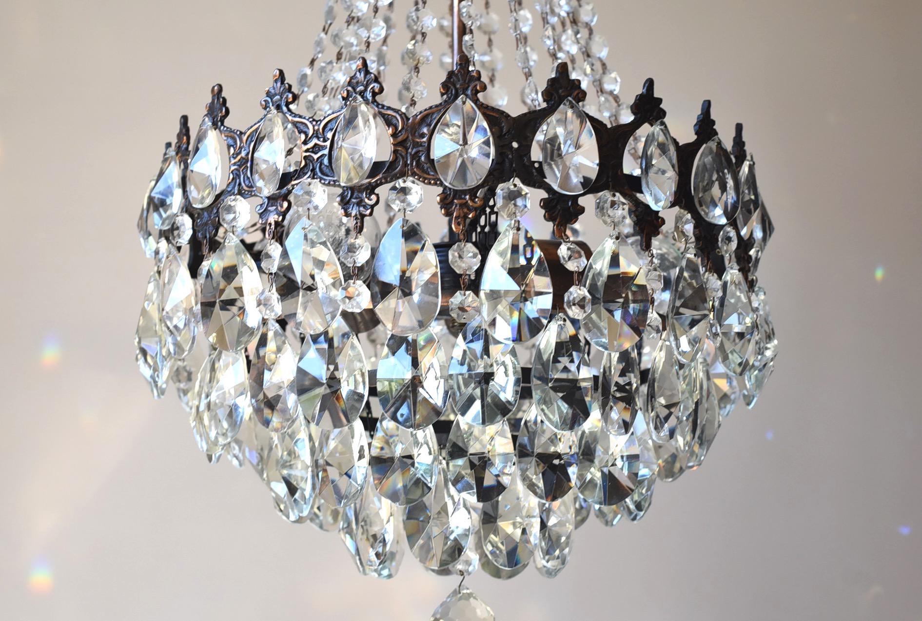 アンティーク/ヴィンテージ真鍮クリスタルシャンデリア：フランス