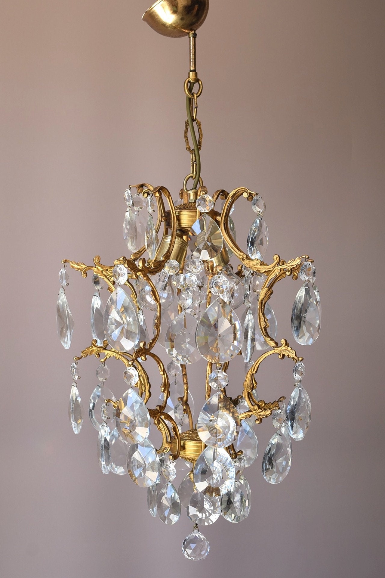 アンティーク真鍮クリスタルシャンデリア：豪華なケージ照明