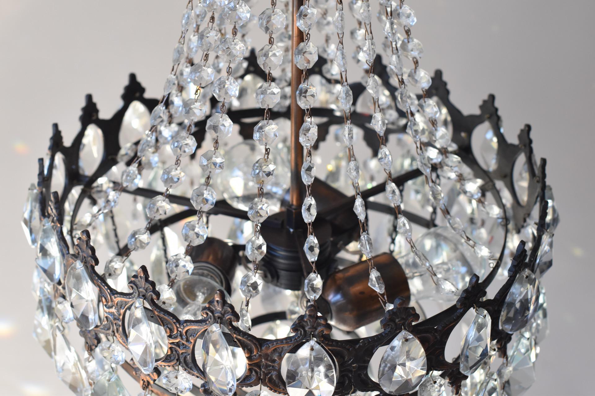 アンティーク/ヴィンテージ真鍮クリスタルシャンデリア：フランス