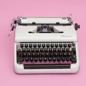 Typewriter Olympia SM3, White Typewriter Vintage, Working Typewriter White, Olympia Typewriter Serviced, Unique Gift for Writer