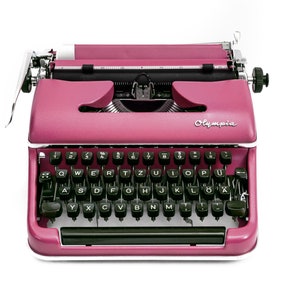 Pink Typewriter Working, Typewriter Olympia SM2, Manual Typewriter Vintage, Gift for Writers, Restored Typewriter Antique Pink